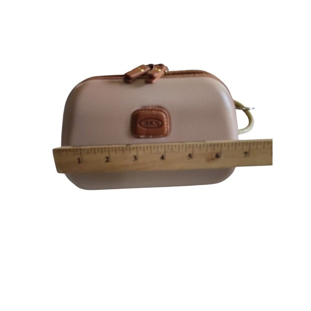 New BRICS Hard Shell Toiletry Bag Beige Qatar Airways     57 - Picture 10 of 10